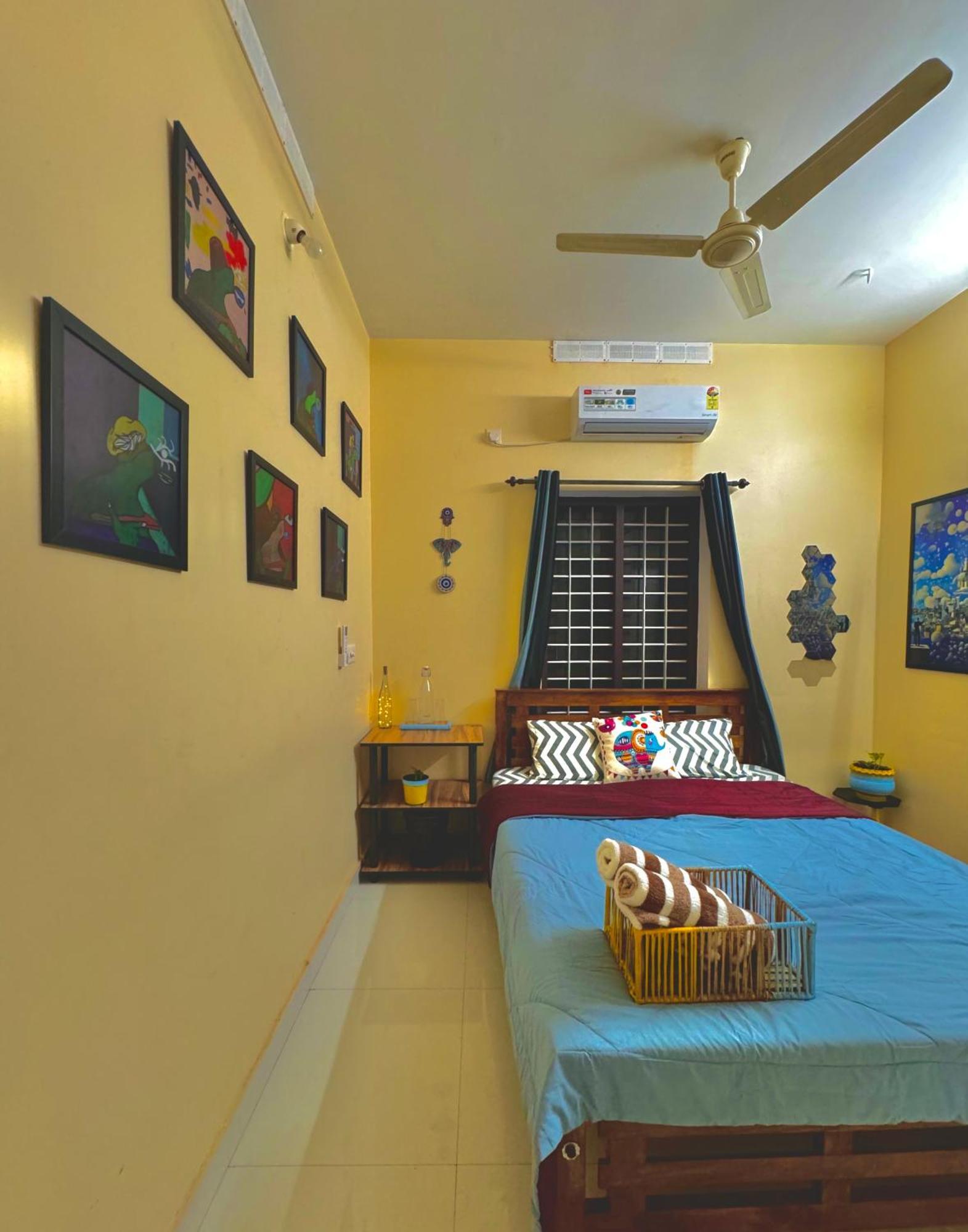 The Yellow Submarine Varkala Bagian luar foto