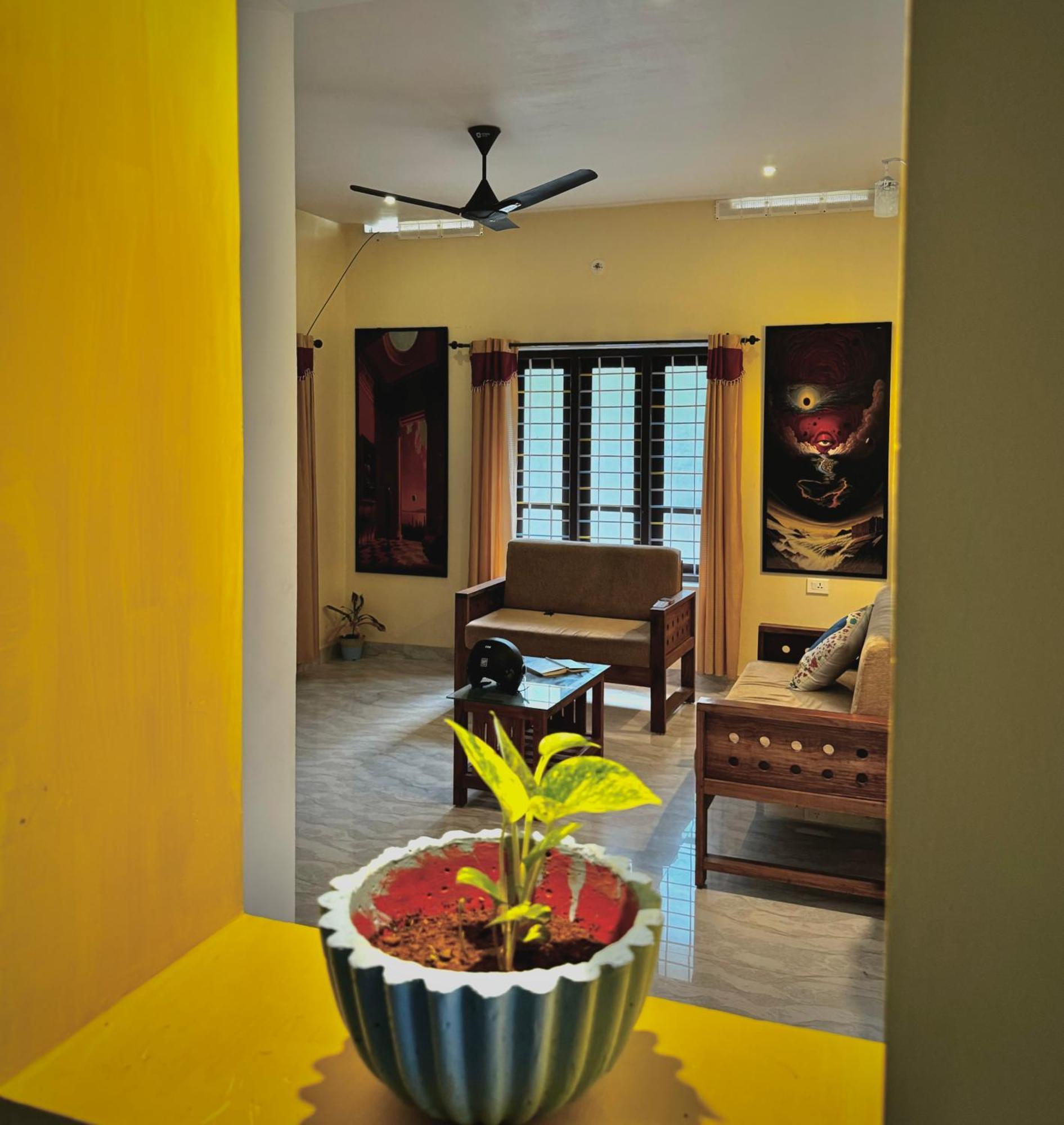 The Yellow Submarine Varkala Bagian luar foto